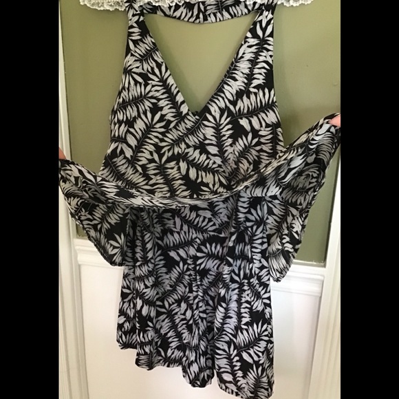 1. STATE  Black & White Tropical Print Romper - Picture 2 of 8